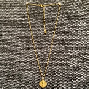 Elegant Gold Pendant Necklace